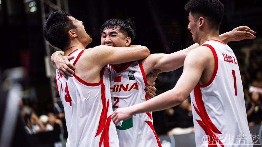 中国三人篮球男队勇夺亚洲杯第二名